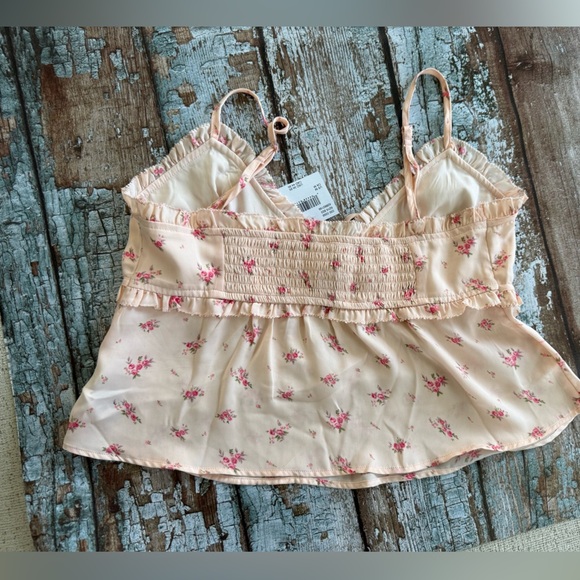 BNWT American Eagle Outfitters Pink Floral Crop Top - Picture 3 of 3